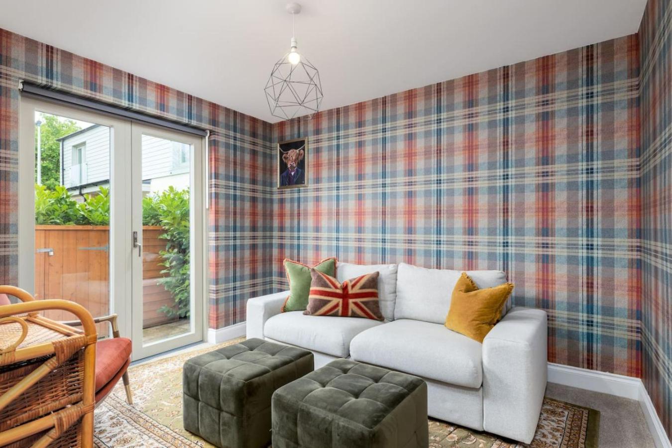 Holiday home Brunstane House - 15 Mins To Centre Edinburgh